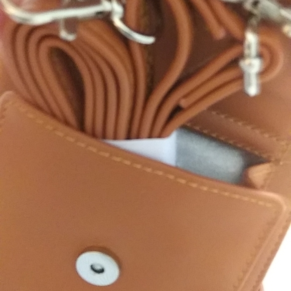 STG hand purse with shoulder strap and slip to put phone. Never used - Picture 3 of 12